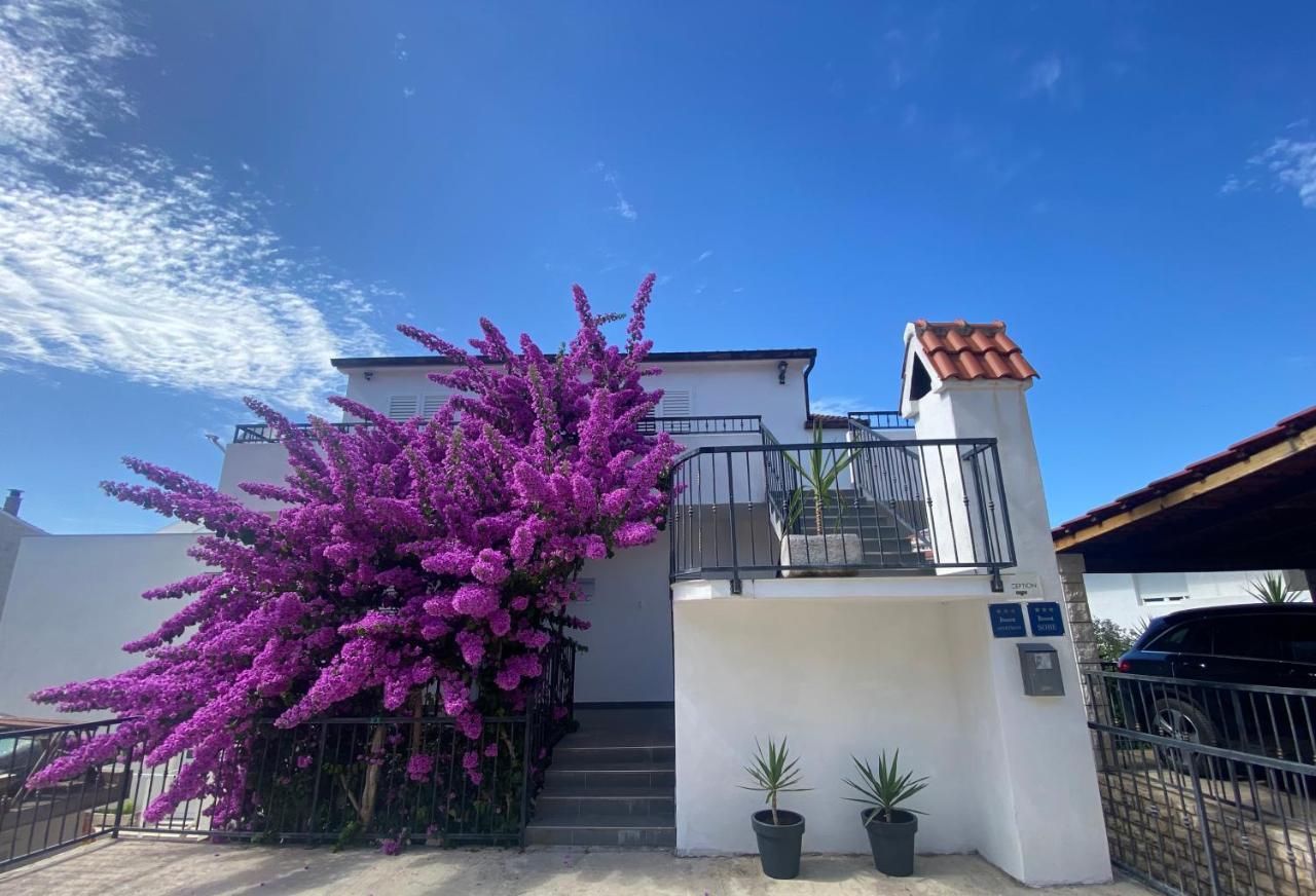 Guesthouse Dvoshko Hvar Bagian luar foto